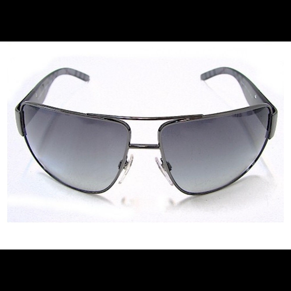 This item may have been worn but has no visible signs of wear.